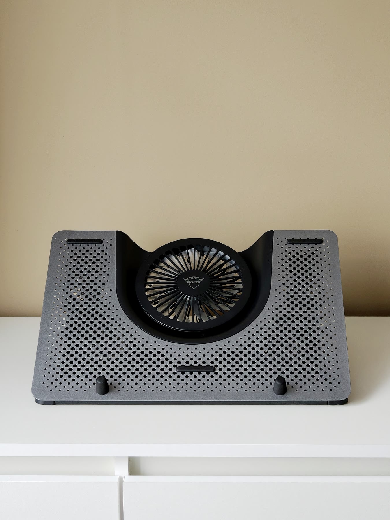 Охлаждающая подставка Trust GXT 1125 Quno 4