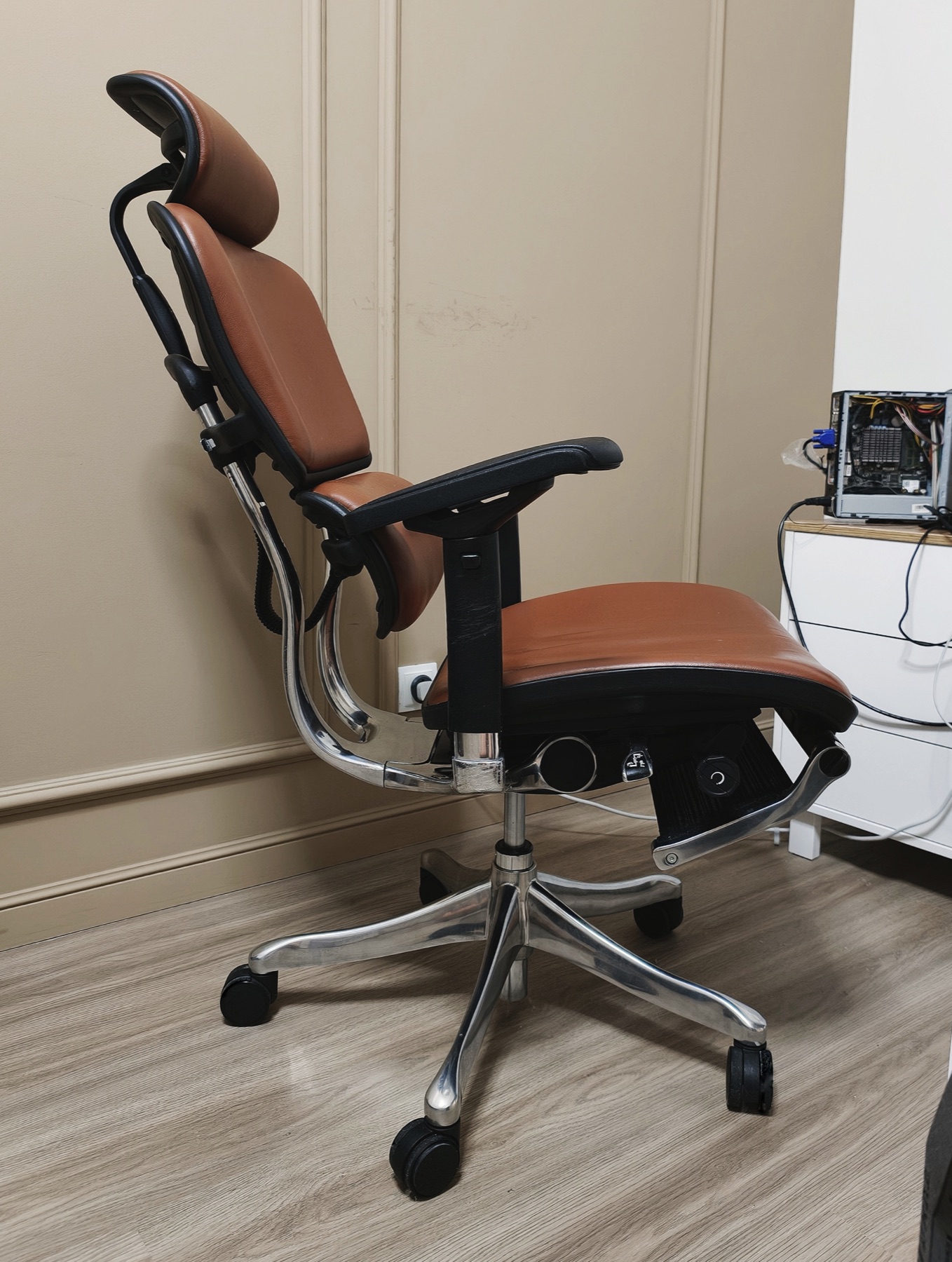 Кресло Ergohuman Plus Lux из натуральной кожи 2