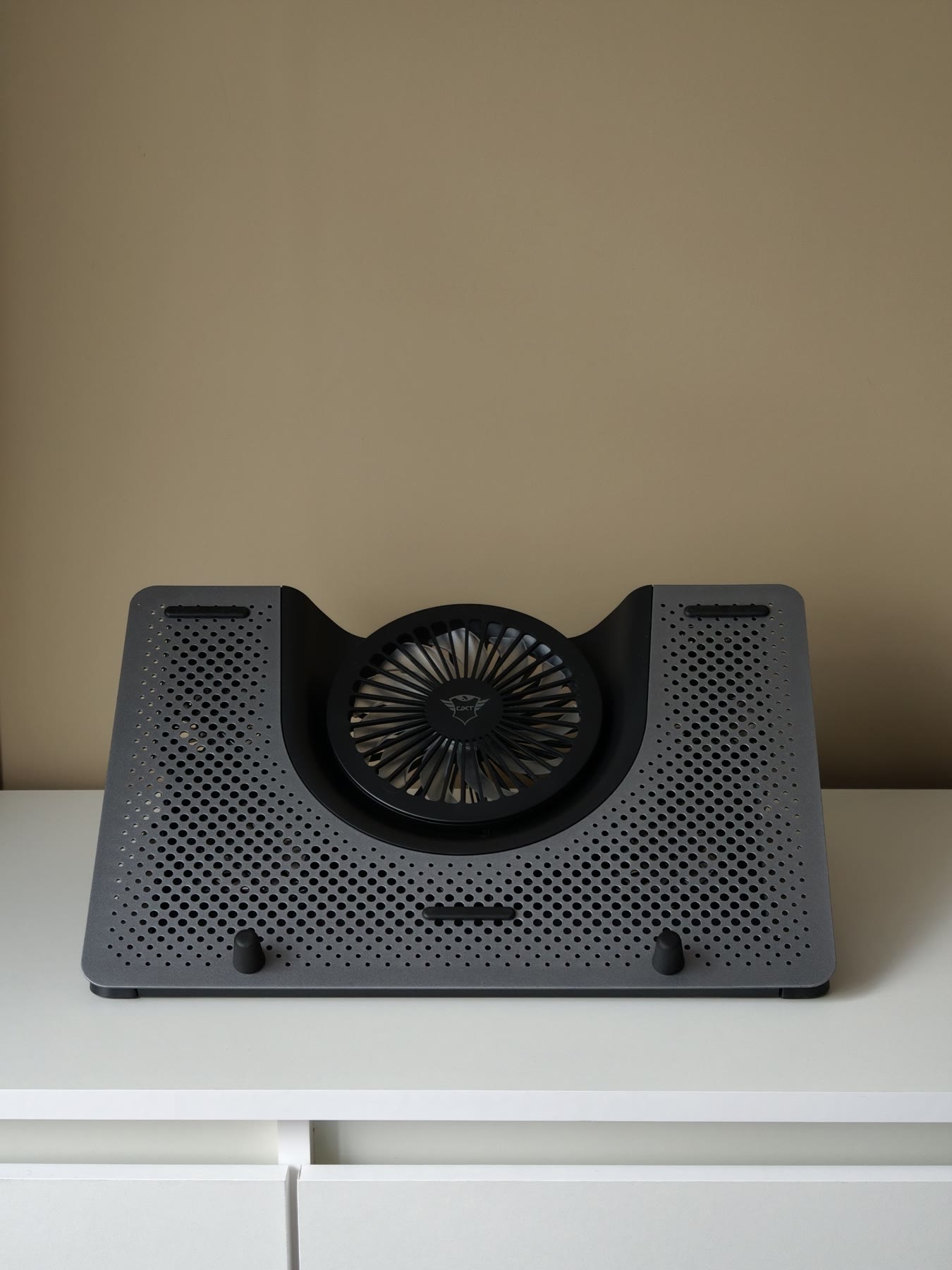 Охлаждающая подставка Trust GXT 1125 Quno 6